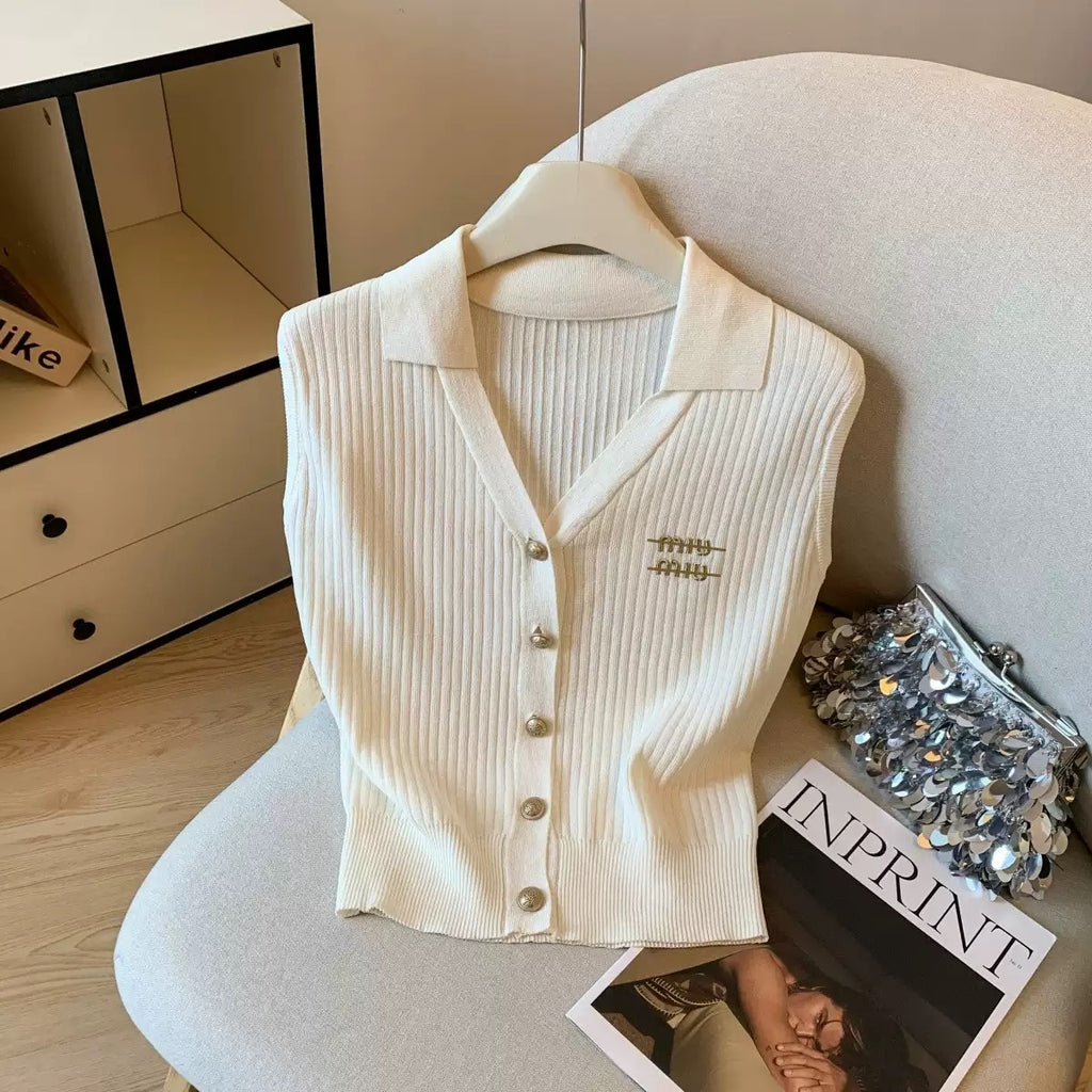 Gilet côtelé chic à boutons dorés